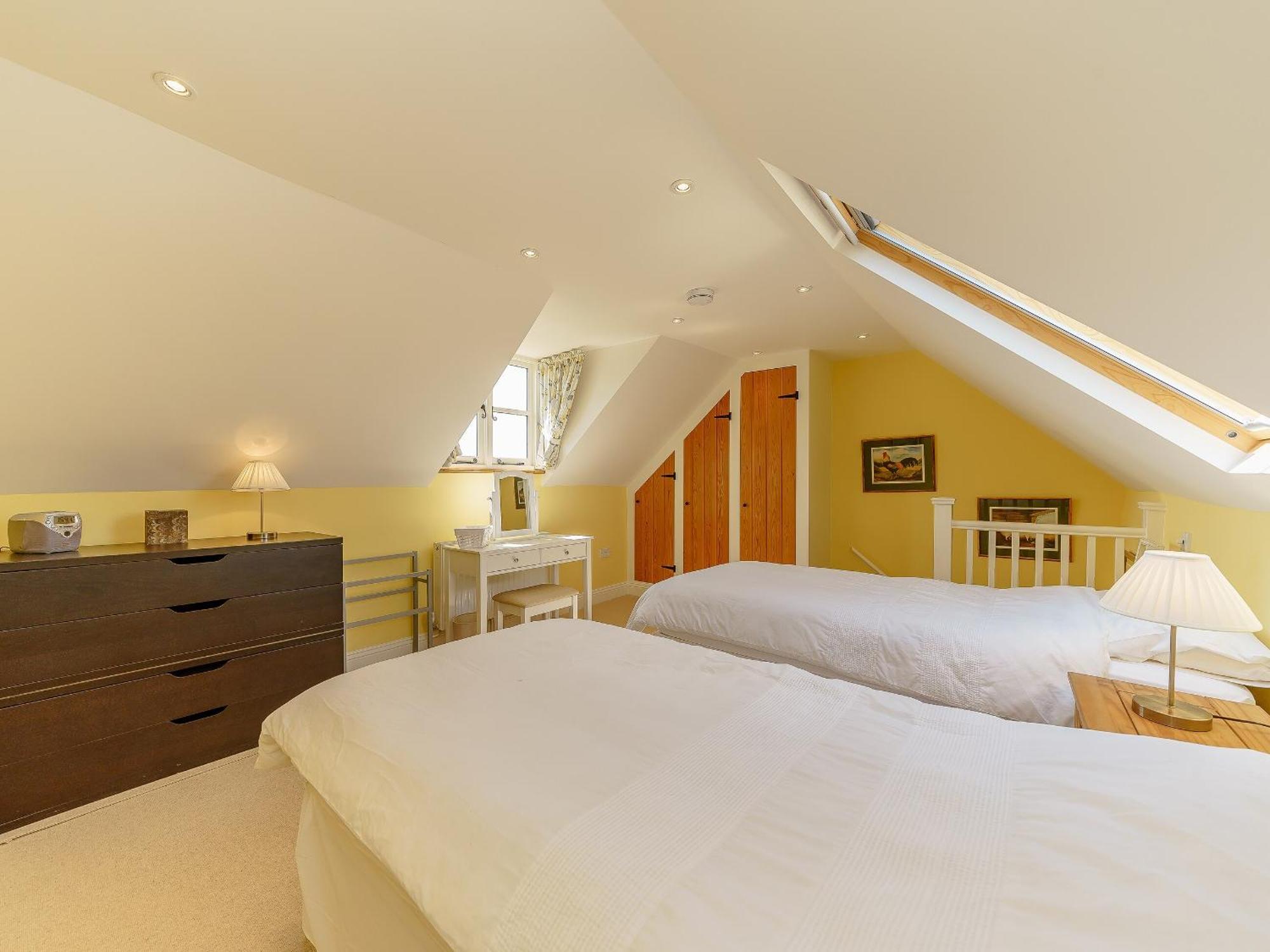 The Clock House Villa Bisley  Exterior photo