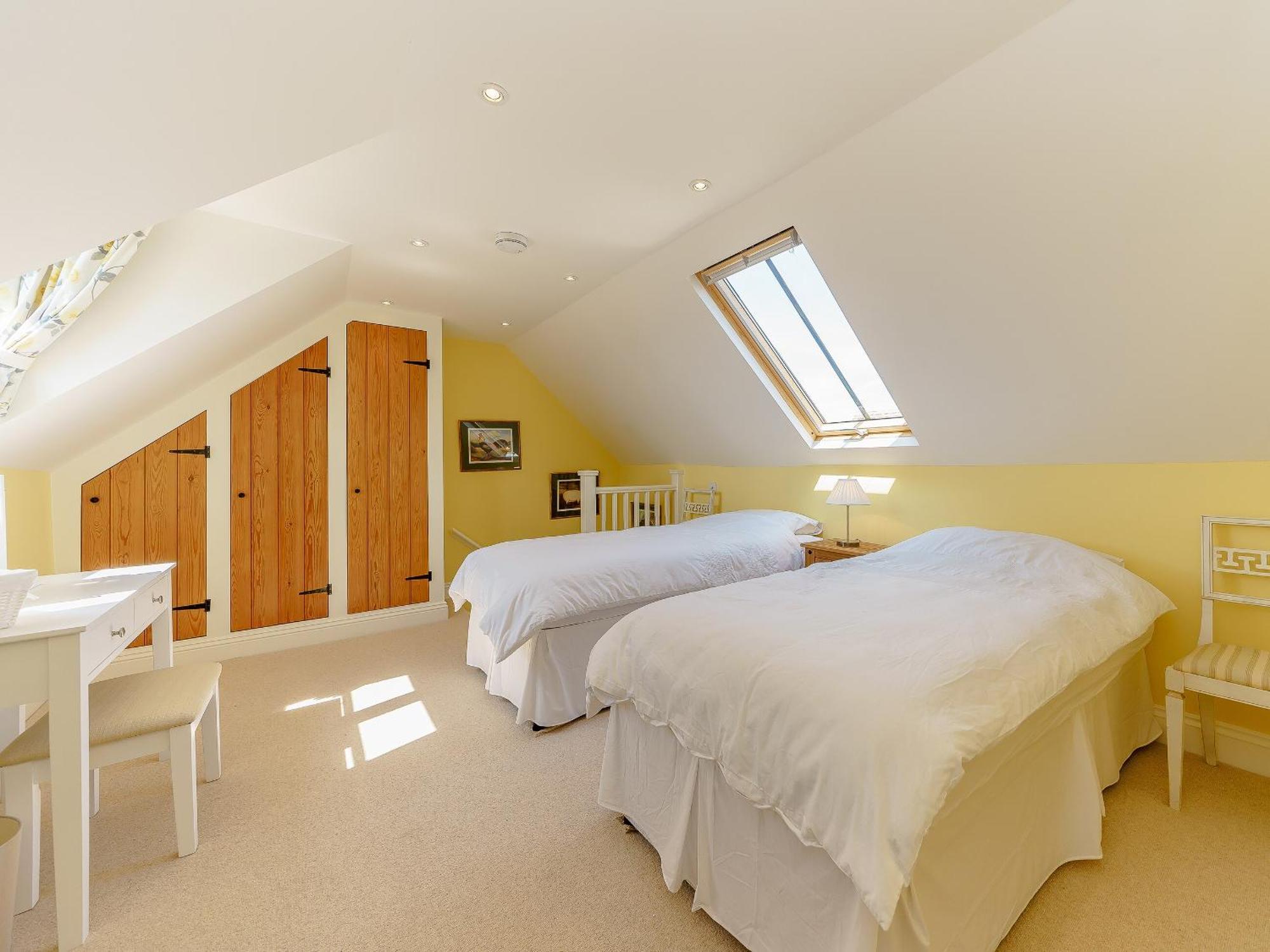 The Clock House Villa Bisley  Exterior photo